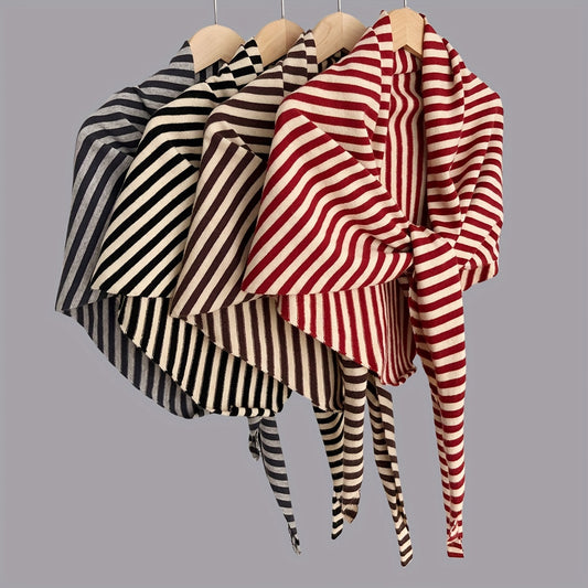 Großes gestreiftes Dreickstuch aus Wolle